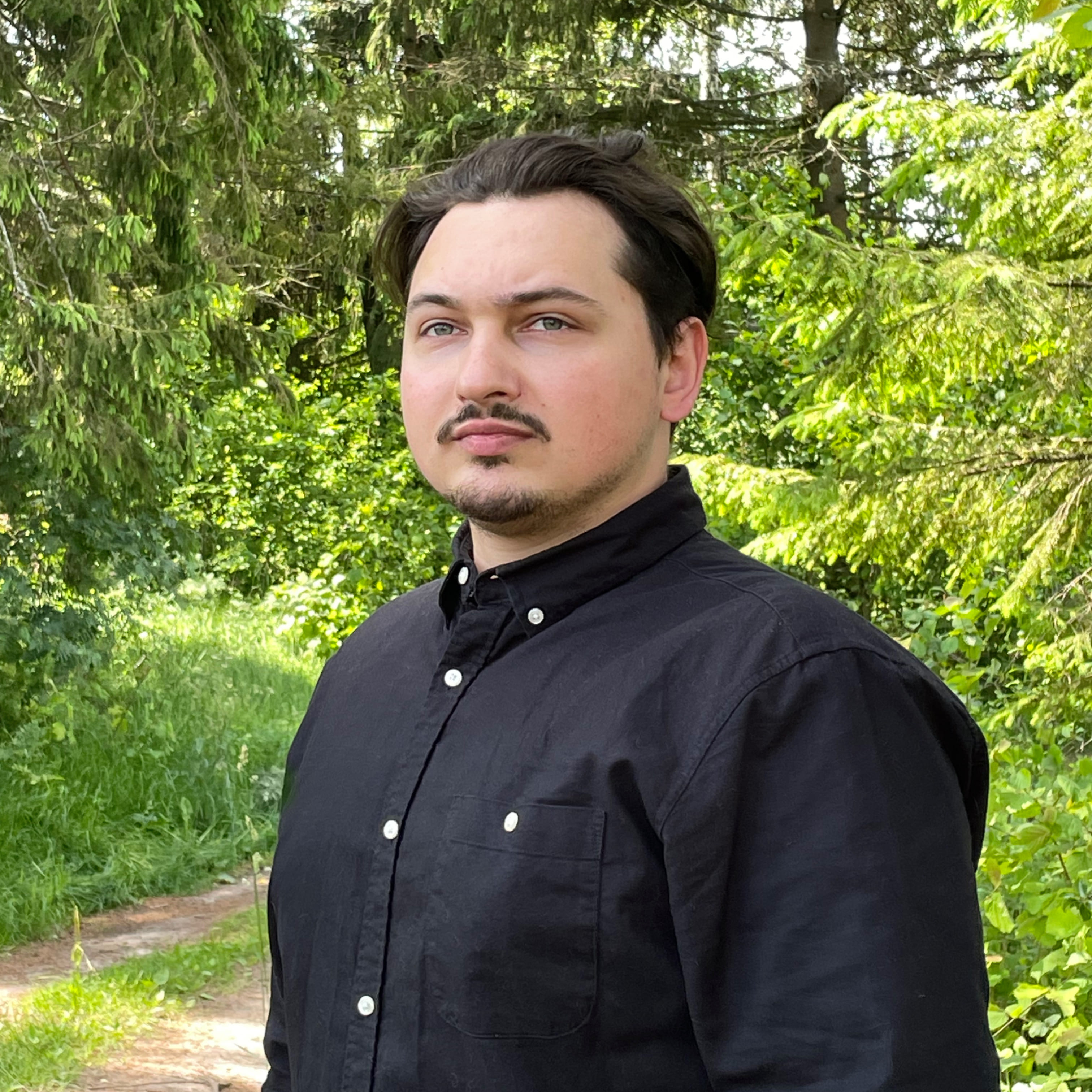 Аляксандр Д. Ігнацьеў — рэжысёр незалежнага кіно, эмбіент-кампазітар і дызайнер.